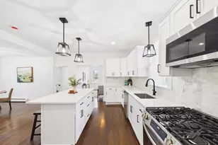 10 Livesey Pkwy, Fairhaven, MA 02719 - Photo 8