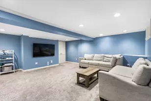 55 West St, Medfield, MA 02052 - Photo 20