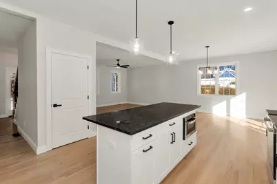 105 Franklin, Belchertown, MA 01007 - Photo 18