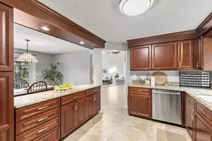 18 B Pilgrim Dr, Westford, MA 01886 - Photo 2