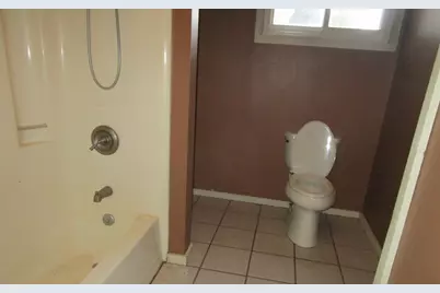 659 Highland St, Northbridge, MA 01534 - Photo 8