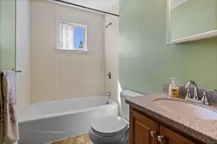 57 Liberty St, Leominster, MA 01453 - Photo 16