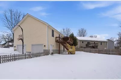 18 Devlin Dr, Chicopee, MA 01020 - Photo 38