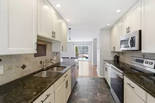 18 Devlin Dr, Chicopee, MA 01020 - Photo 10