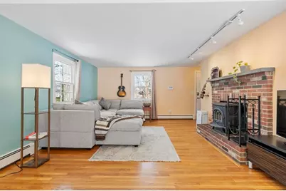 342 Cathy St, Fitchburg, MA 01420 - Photo 4