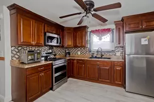 1730 Carew St, Springfield, MA 01104 - Photo 8