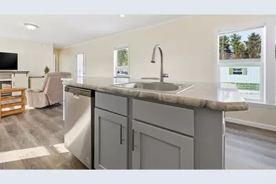 7 1st Ave, Westfield, MA 01085 - Photo 6