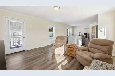 7 1st Ave, Westfield, MA 01085 - Photo 8