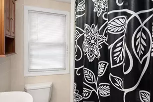 124 Walter St, Chicopee, MA 01013 - Photo 12