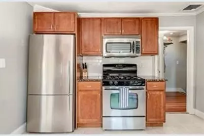 9 P Street #3, Boston, MA 02127 - Photo 4