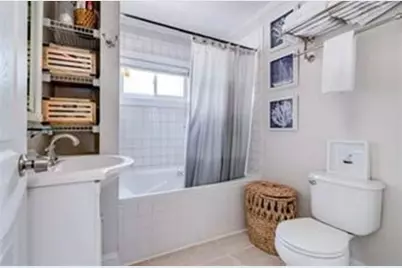 761 E 6th Street #5, Boston, MA 02127 - Photo 6