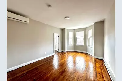5 Hampshire St #3, Holyoke, MA 01040 - Photo 4