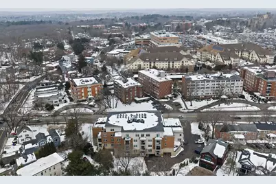 321 Hammond Pond Pkwy #105, Brookline, MA 02467 - Photo 36