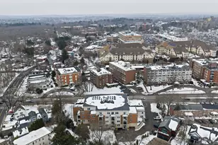 321 Hammond Pond Pkwy, Brookline, MA 02467 - Photo 36