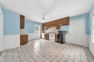 28 Linden Pl, Dedham, MA 02026 - Photo 16