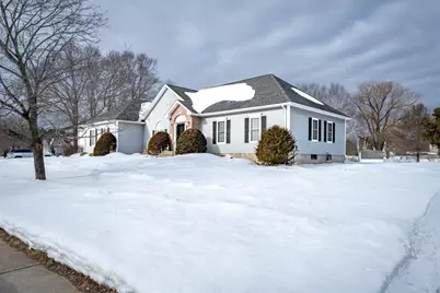 61 Plantation Cir, Westfield, MA 01085 - Photo 2