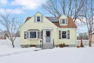 23 Fairway Dr, Springfield, MA 01108 - Photo 1