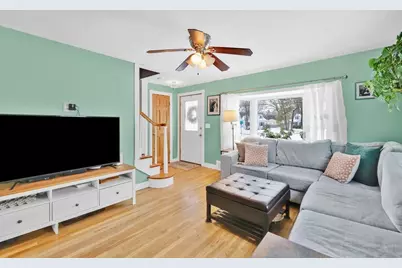 23 Fairway Dr, Springfield, MA 01108 - Photo 2