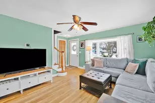 23 Fairway Dr, Springfield, MA 01108 - Photo 2