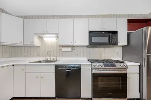 13 Dallas Dr, Dracut, MA 01826 - Photo 8