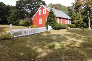 342 Chestnut St, Uxbridge, MA 01569 - Photo 2