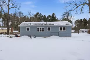 4 Charlemont Ct, Chelmsford, MA 01863 - Photo 2