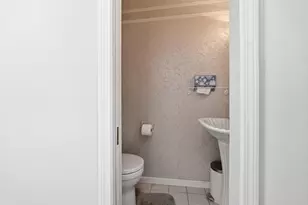 2 Grove St, Framingham, MA 01701 - Photo 16