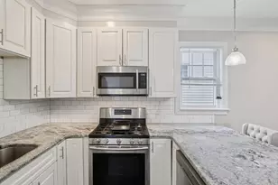 1048 Saratoga St, Boston, MA 02128 - Photo 2