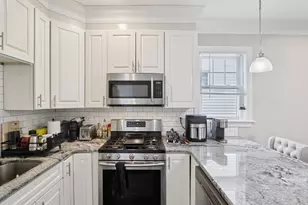 1048 Saratoga St, Boston, MA 02128 - Photo 4