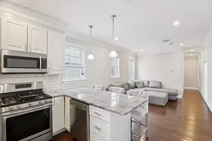 1048 Saratoga St, Boston, MA 02128 - Photo 4