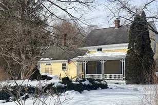 8 Maple St, Upton, MA 01568 - Photo 2