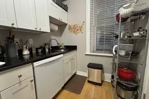 99 Myrtle St, Boston, MA 02114 - Photo 8