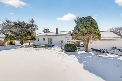 27 Meadow Ln, Acushnet, MA 02743 - Photo 8
