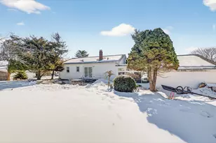 27 Meadow Ln, Acushnet, MA 02743 - Photo 8