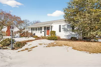27 Meadow Ln, Acushnet, MA 02743 - Photo 4