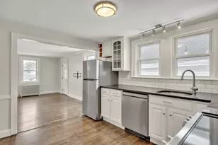 19 Fairview Ave, Malden, MA 02148 - Photo 8