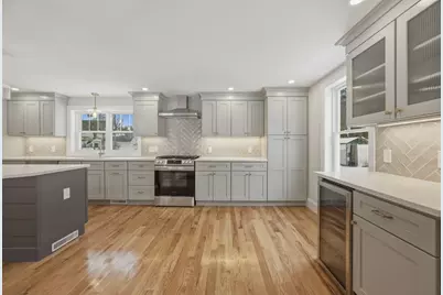 6 Eleanor Rd, Walpole, MA 02081 - Photo 4