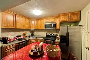 33 Cary Ave, Chelsea, MA 02150 - Photo 2