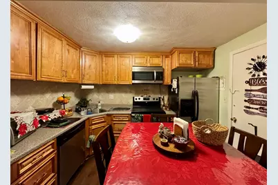 33 Cary Ave #11, Chelsea, MA 02150 - Photo 4