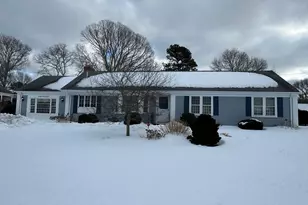 21 Brae Burn Ln, Yarmouth, MA 02664 - Photo 1