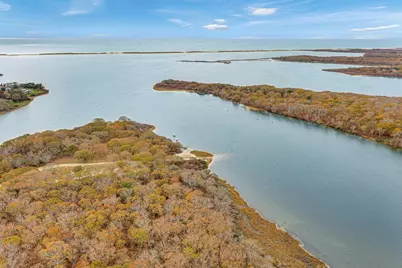 114 Meetinghouse Way, Edgartown, MA 02557 - Photo 2