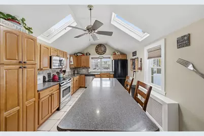 136 Bedford Rd, Woburn, MA 01801 - Photo 4