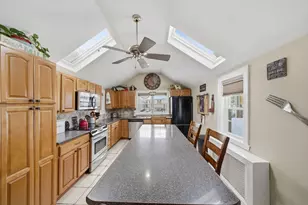 136 Bedford Rd, Woburn, MA 01801 - Photo 4
