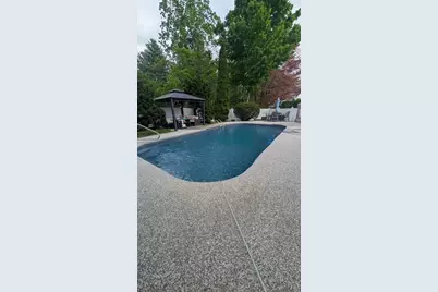 136 Bedford Rd, Woburn, MA 01801 - Photo 38