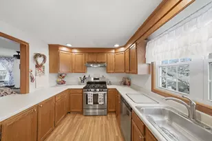 136 Bedford Rd, Woburn, MA 01801 - Photo 24