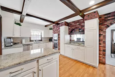 46 Eckington St, Springfield, MA 01108 - Photo 12