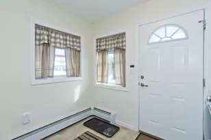 38 Applewood Dr, Chicopee, MA 01022 - Photo 2