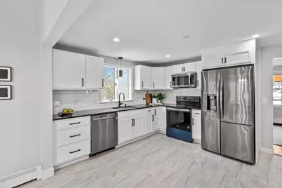19 Valerie Dr, Plainville, MA 02762 - Photo 4