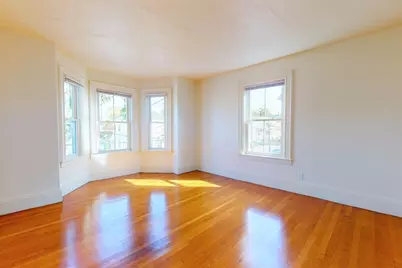 51 Robbins #2, Waltham, MA 02453 - Photo 4