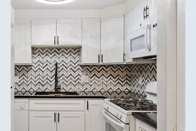 295 Pawtucket Blvd #7, Lowell, MA 01854 - Photo 6